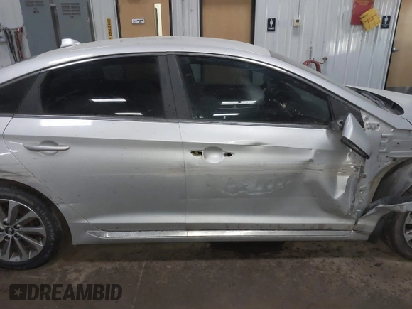 2015 Hyundai Sonata Limited with VIN 5NPE34AF4FH165214, listed as a IAAI auction lot 41738497 with 127,132 mi miles and . Bid and sale history available at carsss.com. Image 13.