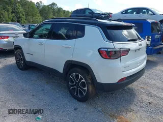 2024 Jeep Compass Limited z VIN 3C4NJDCN6RT610177, wystawiony jako IAAI lot #42498623 z przebiegiem 36 259 mil mil oraz . Historia ofert i sprzedaży dostępna na DreamBid. Obrazek 3.