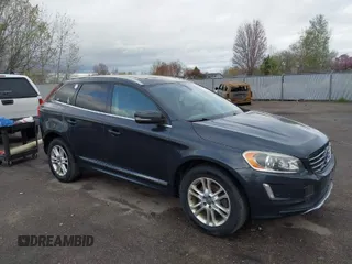 2015 Volvo XC60 T5 z VIN YV4612RKXF2710010, wystawiony jako IAAI lot #41962055 z przebiegiem 163 050 mil mil oraz . Historia ofert i sprzedaży dostępna na DreamBid. Obrazek 1.
