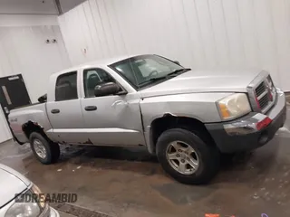 2005 Dodge Dakota SLT with VIN 1D7HW48N85S271477, listed as a IAAI auction lot 42096429 with 170,055 mi miles and . Bid and sale history available at DreamBid. Image 14.