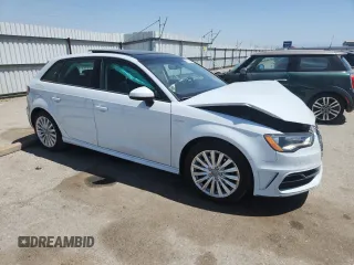 2016 Audi A3 e-tron Premium z VIN WAUUPBFF0GA067817, wystawiony jako Copart lot #58752335 z przebiegiem 158 395 mil mil oraz Szkoda całkowita • Salvage title. Historia ofert i sprzedaży dostępna na DreamBid. Obrazek 4.