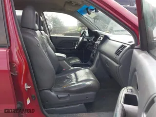 2003 Honda Pilot EX with VIN 2HKYF18543H556374, listed as a IAAI auction lot 41748467 with 207,343 mi miles. Bid and sale history available at carsss.com. Image 5.
