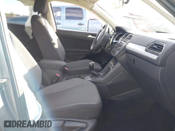 2019 Volkswagen Tiguan S с VIN 3VV1B7AX4KM023236, выставлен на аукционе IAAI как лот 41687279 с пробегом 42 222 миль миль и . История ставок и продаж доступна на DreamBid. Изображение 5.