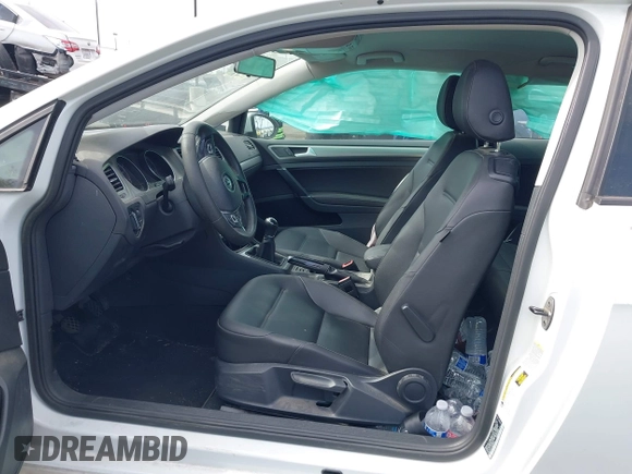 2015 Volkswagen Golf TSI S z VIN 3VW817AU1FM023073, wystawiony jako IAAI lot #42228823 z przebiegiem 80 255 mil mil oraz . Historia ofert i sprzedaży dostępna na DreamBid. Obrazek 5.