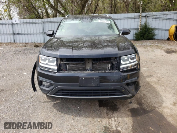 2018 Volkswagen Atlas SE z VIN 1V2LR2CA2JC506981, wystawiony jako Copart lot #55067115 z przebiegiem 140 545 mil mil oraz Szkody całkowita. Historia ofert i sprzedaży dostępna na DreamBid. Obrazek 5.