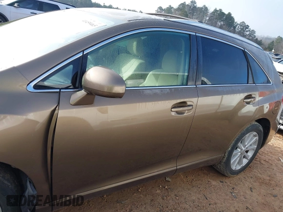 2010 Toyota Venza with VIN 4T3ZA3BB1AU022011, listed as a IAAI auction lot 41459465 with 111,258 mi miles. Bid and sale history available at carsss.com. Image 14.