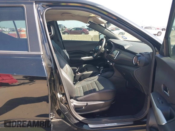 2020 Nissan Kicks SR z VIN 3N1CP5DV9LL539481, wystawiony jako IAAI lot #42099708 z przebiegiem 67 361 mil mil oraz . Historia ofert i sprzedaży dostępna na DreamBid. Obrazek 5.