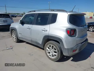 2017 Jeep Renegade Latitude z VIN ZACCJABB7HPE45968, wystawiony jako IAAI lot #42270780 z przebiegiem 99 437 mil mil oraz . Historia ofert i sprzedaży dostępna na DreamBid. Obrazek 3.