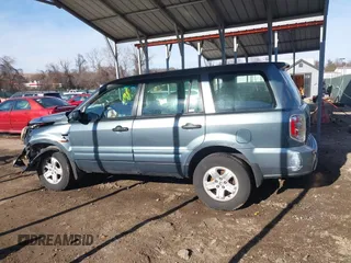 2006 Honda Pilot LX with VIN 2HKYF18156H542940, listed as a IAAI auction lot 41653949 with 152,321 mi miles and . Bid and sale history available at DreamBid. Image 15.