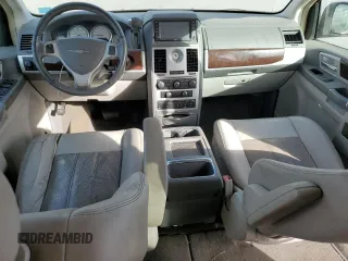 2009 Chrysler Town & Country Touring with VIN 2A8HR54X79R640084, listed as a Copart auction lot 85050984 with 167,072 mi miles and Salvage Title. Bid and sale history available at DreamBid. Image 8.