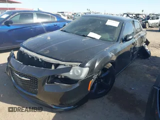 2019 Chrysler 300 S z VIN 2C3CCABG5KH562838, wystawiony jako IAAI lot #42134711 z przebiegiem 118 506 mil mil oraz . Historia ofert i sprzedaży dostępna na DreamBid. Obrazek 17.