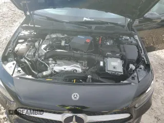 2021 Mercedes-Benz A 220 z VIN W1K3G4FB1MJ277450, wystawiony jako Copart lot #48180125 z przebiegiem Nie podano mil oraz Szkoda całkowita • Salvage title. Historia ofert i sprzedaży dostępna na DreamBid. Obrazek 12.