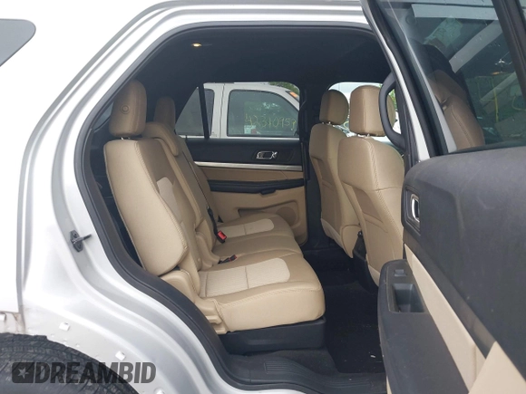 2017 Ford Explorer z VIN 1FM5K7BH2HGC91658, wystawiony jako IAAI lot #42313303 z przebiegiem 40 612 mil mil oraz . Historia ofert i sprzedaży dostępna na DreamBid. Obrazek 8.