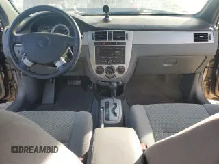 2008 Suzuki Forenza z VIN KL5JD56Z08K908143, wystawiony jako Copart lot #42985685 z przebiegiem 57 435 mil mil oraz Szkoda całkowita • Salvage title. Historia ofert i sprzedaży dostępna na DreamBid. Obrazek 8.
