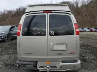 2018 GMC Savana Cargo with VIN 1GTW7AFG9J1326617, listed as a Copart auction lot 52071285 with 32,996 mi miles and Salvage Title. Bid and sale history available at carsss.com. Image 6.