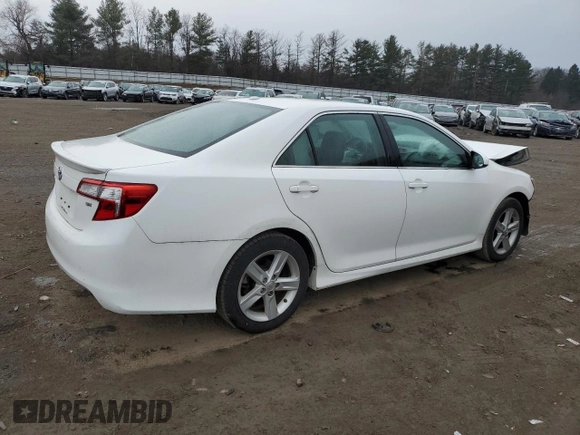 2014 Toyota Camry L with VIN 4T1BF1FK8EU775132, listed as a Copart auction lot 46037465 with 80,460 mi miles and Salvage Title. Bid and sale history available at DreamBid. Image 3.