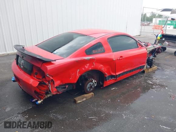 2006 Ford Mustang GT Deluxe z VIN 1ZVFT82HX65243603, wystawiony jako IAAI lot #42251021 z przebiegiem Nie podano mil oraz . Historia ofert i sprzedaży dostępna na DreamBid. Obrazek 4.