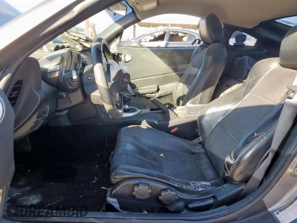 2007 Nissan 350Z Enthusiast z VIN JN1BZ34D47M504571, wystawiony jako Copart lot #45750695 z przebiegiem Nie podano mil oraz Czysty tytuł • Clean title. Historia ofert i sprzedaży dostępna na DreamBid. Obrazek 7.