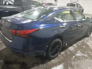 2019 Nissan Altima 2.5 S with VIN 1N4BL4BWXKC204322, listed as a IAAI auction lot 41340724 with 44,573 mi miles. Bid and sale history available at carsss.com. Image 4.