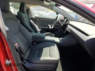 2025 Tesla Model 3 Long Range z VIN 5YJ3E1EA1SF931133, wystawiony jako Copart lot #57804915 z przebiegiem 1 226 mil mil oraz Szkoda całkowita • Salvage title. Historia ofert i sprzedaży dostępna na DreamBid. Obrazek 7.
