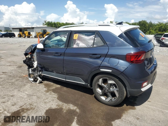 2021 Hyundai Venue Denim z VIN KMHRC8A35MU083019, wystawiony jako Copart lot #61023235 z przebiegiem Nie podano mil oraz Nie do naprawy • Non repairable. Historia ofert i sprzedaży dostępna na DreamBid. Obrazek 2.