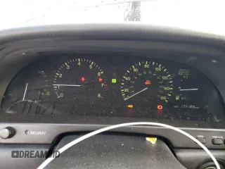 1994 Lexus LS z VIN JT8UF11E0R0206737, wystawiony jako Copart lot #79993844 z przebiegiem 174 188 mil mil oraz Szkody całkowita. Historia ofert i sprzedaży dostępna na DreamBid. Obrazek 9.