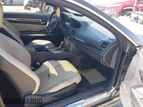 2011 Mercedes-Benz E-Class E 550 with VIN WDDKJ7CB7BF076428, listed as a IAAI auction lot 41785339 with 111,582 mi miles. Bid and sale history available at carsss.com. Image 5.