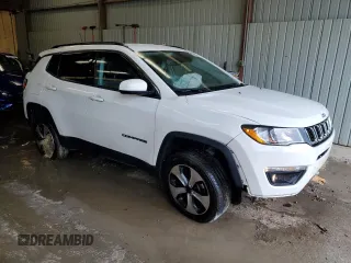 2019 Jeep Compass Latitude with VIN 3C4NJDBB6KT598559, listed as a Copart auction lot 58313545 with 70,022 mi miles and Salvage title. Bid and sale history available at DreamBid. Image 4.