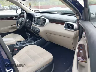 2017 Kia Sorento LX z VIN 5XYPG4A50HG290791, wystawiony jako IAAI lot #42148814 z przebiegiem 125 480 mil mil oraz . Historia ofert i sprzedaży dostępna na DreamBid. Obrazek 5.