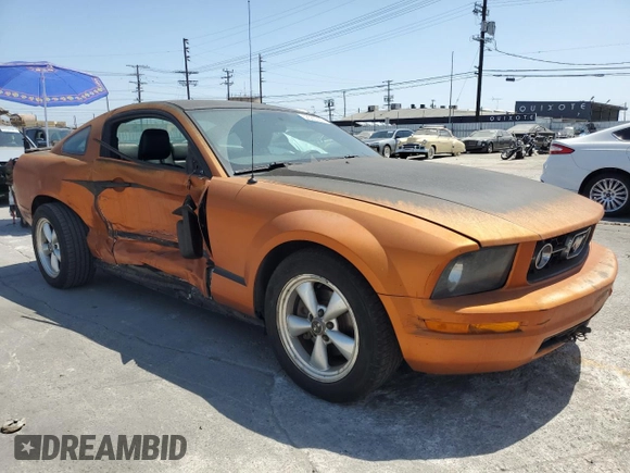 2007 Ford Mustang Deluxe z VIN 1ZVHT80N275227754, wystawiony jako Copart lot #58585035 z przebiegiem 160 466 mil mil oraz Nie do naprawy • Non repairable. Historia ofert i sprzedaży dostępna na DreamBid. Obrazek 4.