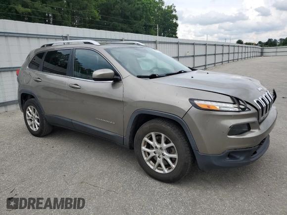 2018 Jeep Cherokee Latitude with VIN 1C4PJMCX9JD570763, listed as a Copart auction lot 58987315 with 131,990 mi miles and Salvage title. Bid and sale history available at DreamBid. Image 4.