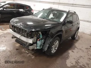 2020 Jeep Cherokee Latitude with VIN 1C4PJMCB6LD651548, listed as a IAAI auction lot 41340075 with 102,812 mi miles. Bid and sale history available at carsss.com. Image 2.