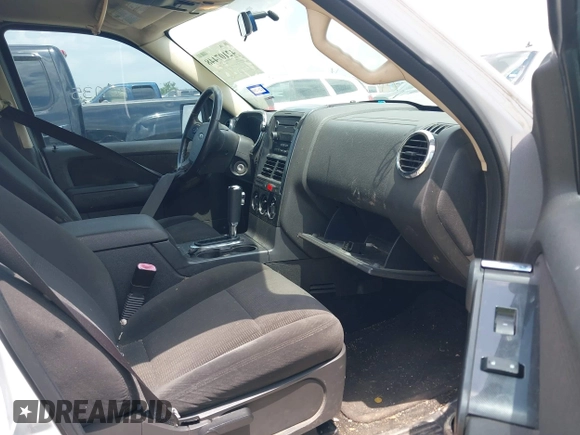 2010 Ford Explorer XLT with VIN 1FMEU6DE9AUB07735, listed as a IAAI auction lot 42107448 with 143,405 mi miles. Bid and sale history available at carsss.com. Image 5.