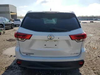 2018 Toyota Highlander SE with VIN 5TDJZRFH2JS538211, listed as a Copart auction lot 53752065 with 58,706 mi miles and Salvage title. Bid and sale history available at DreamBid. Image 6.
