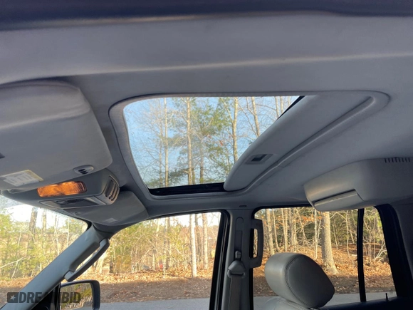 2004 Lincoln Navigator Luxury with VIN 5LMFU28R14LJ28905, listed as a Copart auction lot 50631865 with 147,454 mi miles and Clean Title. Bid and sale history available at carsss.com. Image 7.