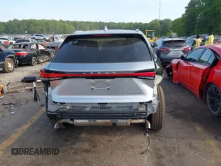 2024 Lexus RX 350 z VIN 2T2BAMBA4RC050076, wystawiony jako IAAI lot #42056995 z przebiegiem 3923 mil mil oraz . Historia ofert i sprzedaży dostępna na DreamBid. Obrazek 16.