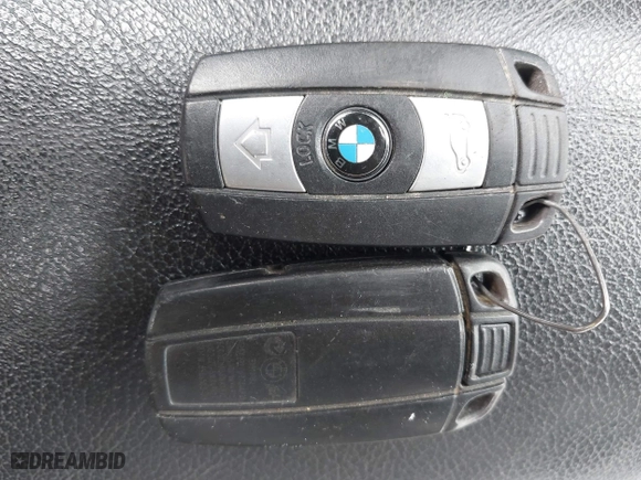2009 BMW X5 30i with VIN 5UXFE43579L037535, listed as a IAAI auction lot 41715317 with 210,697 mi miles. Bid and sale history available at carsss.com. Image 11.