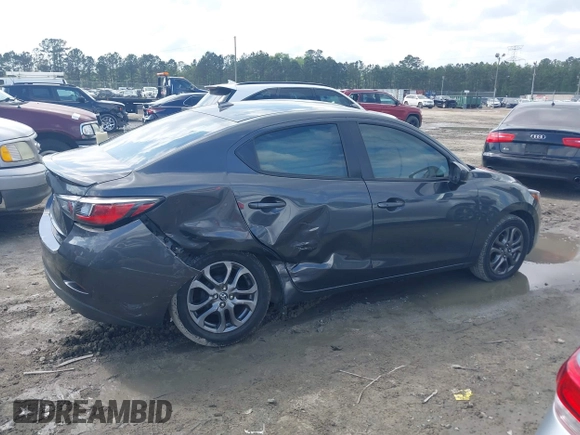 2019 Toyota Yaris L z VIN 3MYDLBYV4KY528641, wystawiony jako IAAI lot #41935993 z przebiegiem 61 940 mil mil oraz . Historia ofert i sprzedaży dostępna na DreamBid. Obrazek 13.