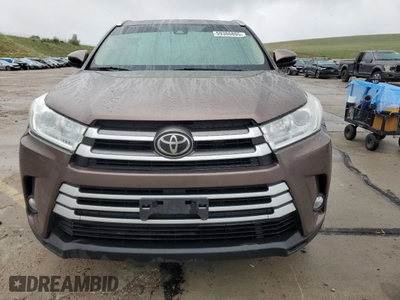 2017 Toyota Highlander XLE with VIN 5TDJZRFH4HS398415, listed as a Copart auction lot 59386805 with 105,463 mi miles and Salvage title. Bid and sale history available at DreamBid. Image 5.