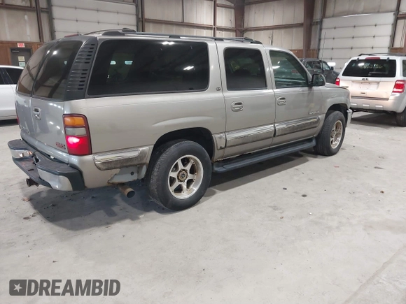 2001 GMC Yukon XL SLE with VIN 1GKFK16T11J220078, listed as a IAAI auction lot 41814254 with 221,210 mi miles. Bid and sale history available at carsss.com. Image 4.