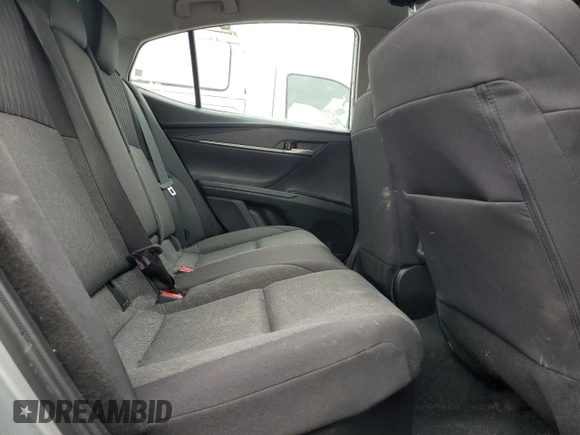 2025 Toyota Camry LE z VIN 4T1DAACK0SU073104, wystawiony jako Copart lot #51095855 z przebiegiem 10 976 mil mil oraz Szkoda całkowita • Salvage title. Historia ofert i sprzedaży dostępna na DreamBid. Obrazek 10.