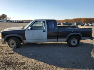 1992 Dodge Dakota z VIN 1B7FL23X0NS547108, wystawiony jako Copart lot #79857274 z przebiegiem 190 814 mil mil oraz Czysty tytuł • Clean title. Historia ofert i sprzedaży dostępna na DreamBid. Obrazek 2.