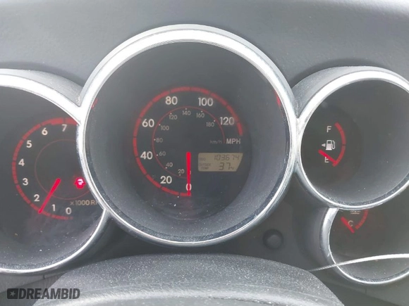 2004 Pontiac Vibe with VIN 5Y2SL64864Z415571, listed as a IAAI auction lot 41463895 with 103,674 mi miles. Bid and sale history available at carsss.com. Image 7.