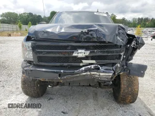 2013 Chevrolet Silverado 1500 LT with VIN 3GCPKSE76DG372440, listed as a Copart auction lot 52217035 with 180,629 mi miles and Clean Title. Bid and sale history available at DreamBid. Image 5.