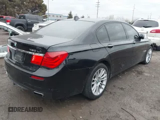 2011 BMW 7 Series 750Li xDrive z VIN WBAKC8C56BC434072, wystawiony jako IAAI lot #41460729 z przebiegiem 127 594 mil mil oraz . Historia ofert i sprzedaży dostępna na DreamBid. Obrazek 4.