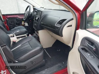 2014 Chrysler Town & Country Touring L with VIN 2C4RC1CGXER307492, listed as a IAAI auction lot 42021290 with 98,845 mi miles and . Bid and sale history available at carsss.com. Image 5.