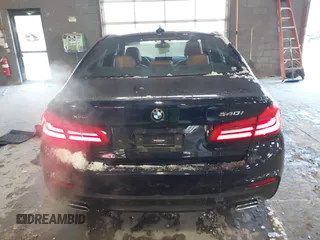 2020 BMW 5 Series 540i xDrive z VIN WBAJS3C06LCE00319, wystawiony jako IAAI lot #41384030 z przebiegiem 49 941 mil mil oraz . Historia ofert i sprzedaży dostępna na DreamBid. Obrazek 17.
