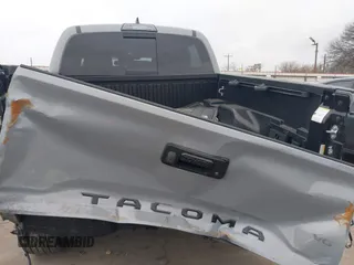 2018 Toyota Tacoma SR5 with VIN 5TFAZ5CNXJX065431, listed as a IAAI auction lot 41491056 with 39,024 mi miles and . Bid and sale history available at DreamBid. Image 17.