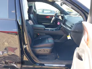 2024 Chevrolet Traverse AWD RS z VIN 1GNEVLKSXRJ204147, wystawiony jako IAAI lot #41998829 z przebiegiem 20 058 mil mil oraz . Historia ofert i sprzedaży dostępna na DreamBid. Obrazek 5.