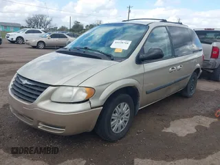 2006 Chrysler Town & Country SWB with VIN 1A4GP45R66B594898, listed as a IAAI auction lot 41128710 with 195,062 mi miles. Bid and sale history available at carsss.com. Image 2.